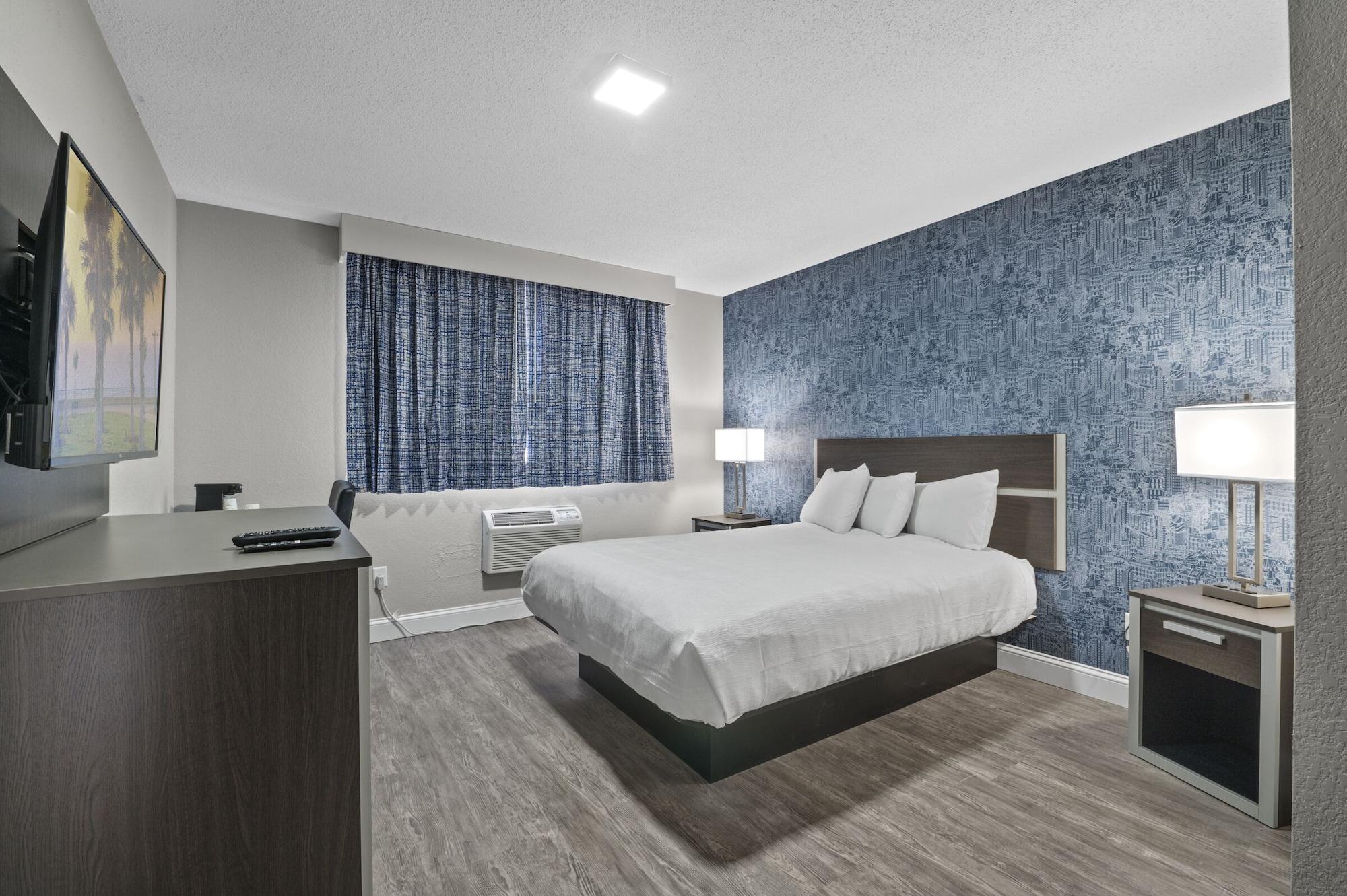 Super 8 By Wyndham Watertown/Cambridge/Boston Area Hotel Bagian luar foto