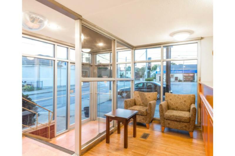 Super 8 By Wyndham Watertown/Cambridge/Boston Area Hotel Bagian luar foto