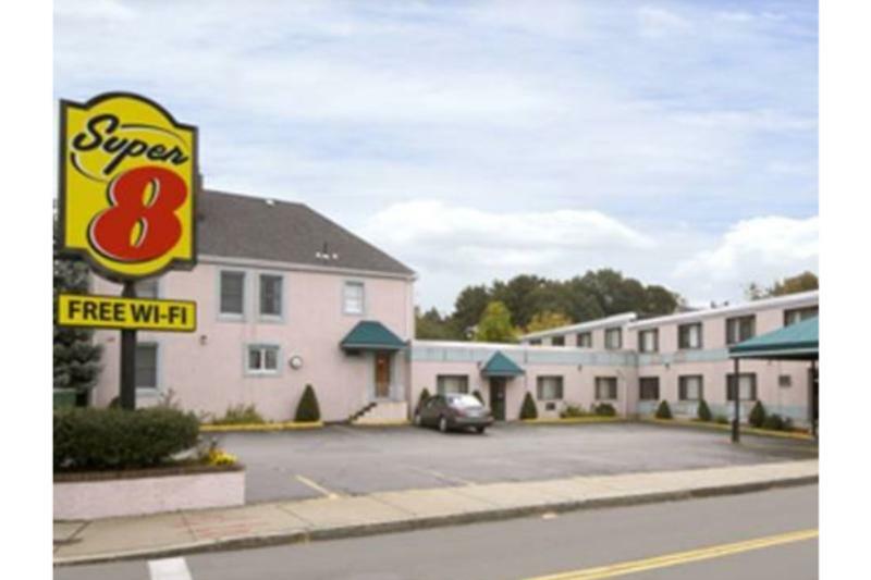 Super 8 By Wyndham Watertown/Cambridge/Boston Area Hotel Bagian luar foto